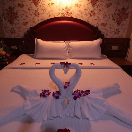 Taj Phuket Inn Patong Dış mekan fotoğraf